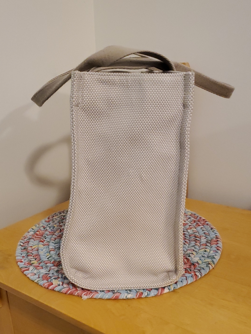 Lululemon Two-Tone Canvas Tote Bag 10L in Like New Condition ... Mojave Tan - Picture 5 of 13